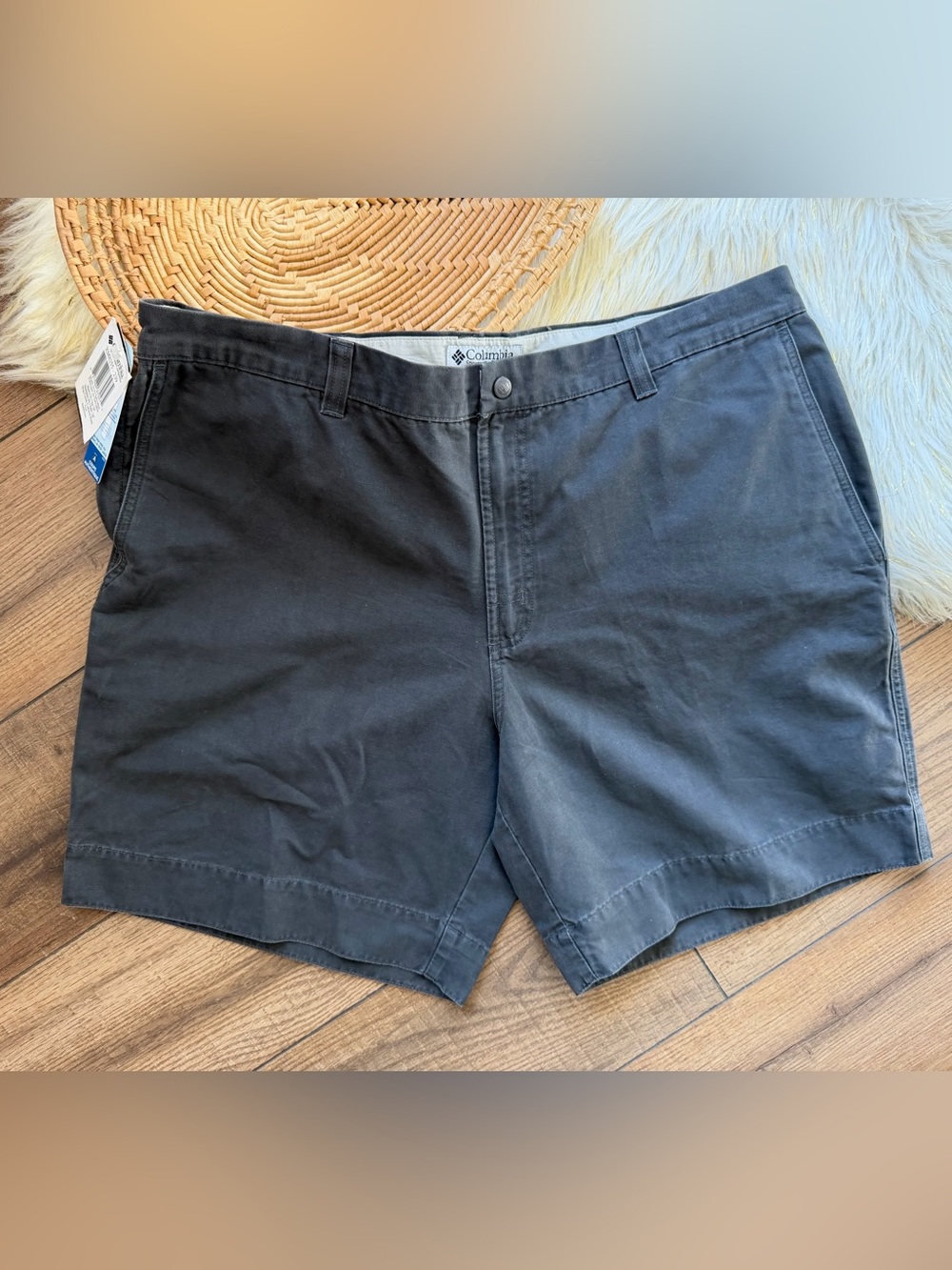 Columbia Grey Rugged Outdoor Hiking Chino Shorts Size 40 NWT
